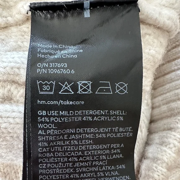 H&M Cream Cable Knit Mini Skirt – Size XS - Picture 6 of 6